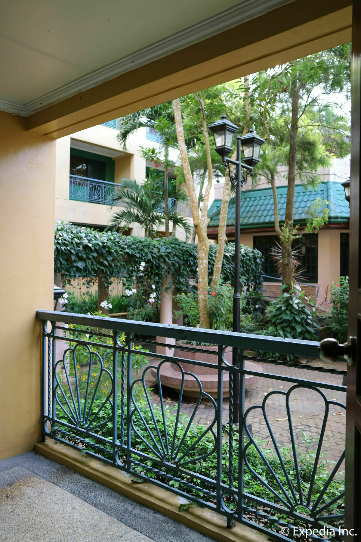 Sunrise Holiday Mansion Tagaytay City Eksteriør billede